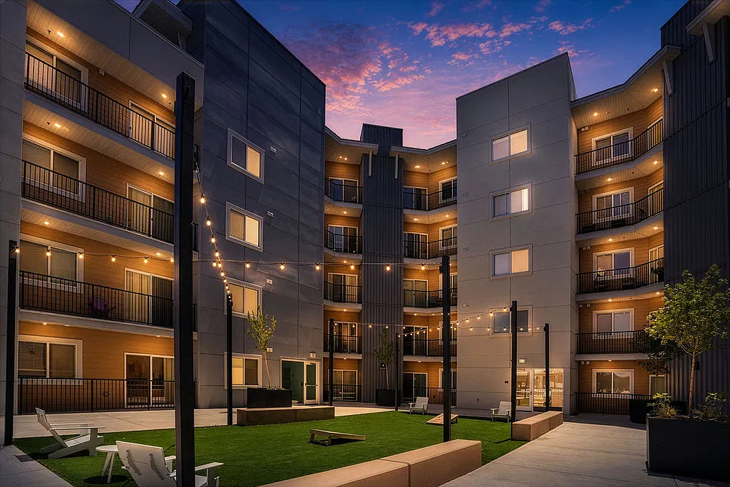 Skyline Peaks Apartments — Photo 2