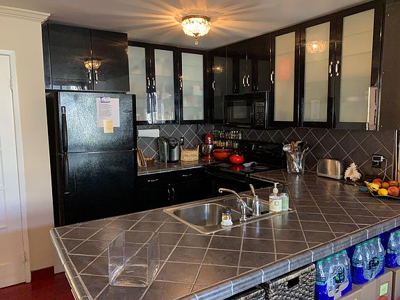 5th image of 960 N San Vicente Blvd APT 14