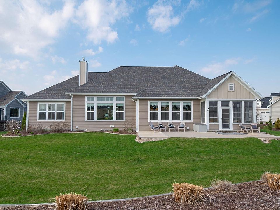 N56W27213 Crispin COURT, Sussex, WI 53089 | MLS #1951828 | Zillow