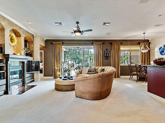 4th image of 1571 Barrington Cir