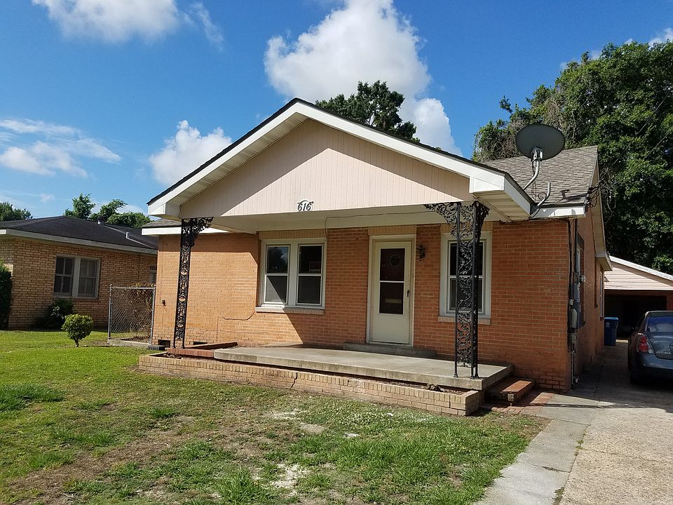  Driveway Right Side 