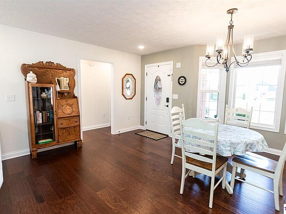 4th image of 124 Alcott Ct
