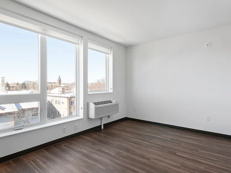 Blaise Apartments — Photo 42