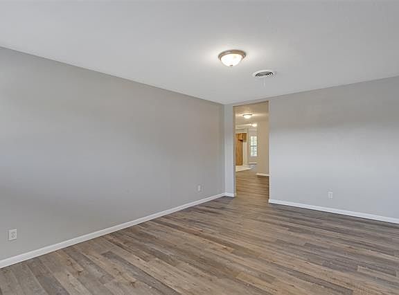 3rd image of 236 Bellvue Dr