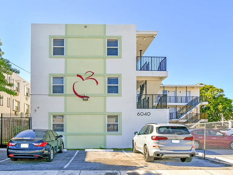 6040 NW 12th Ave #6 — Photo 10