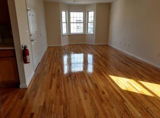 322 Pine St, Elizabeth, NJ 07206