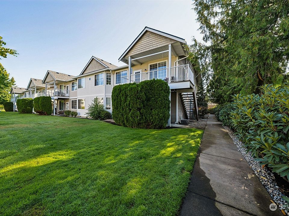 1st image of 1002 9th Avenue SE #H202