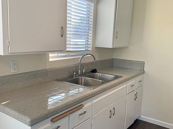 5th image of 4676 Noyes St APT F