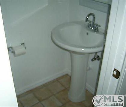 3rd image of 801 Hunters Creek Dr