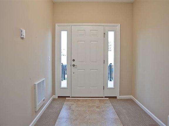 2nd image of 164 Vine St