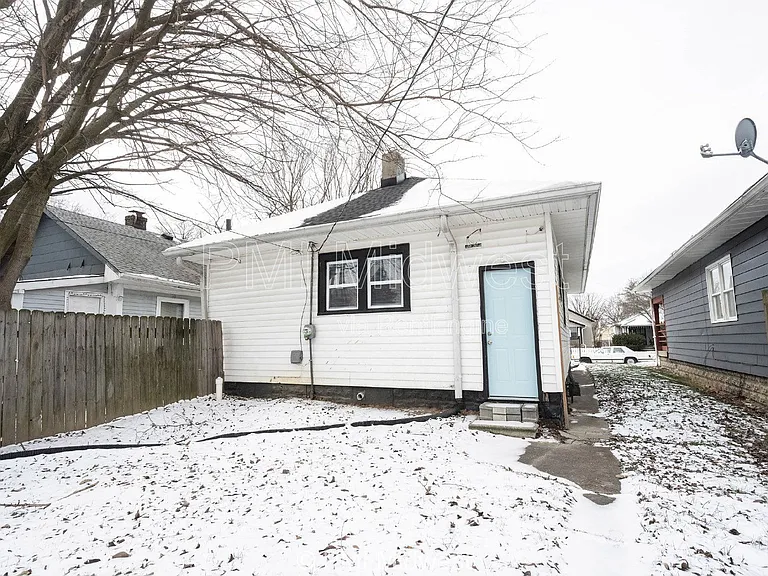 729 N Bosart Ave — Photo 23