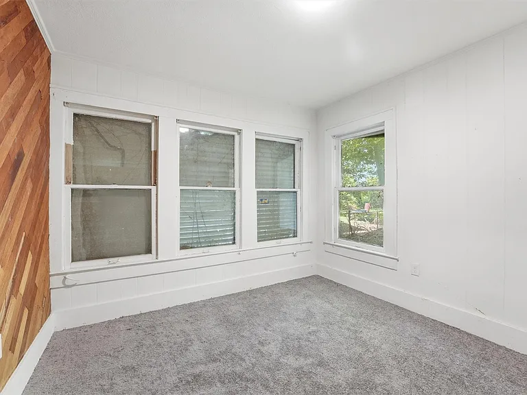 202 S Magnolia St — Photo 11