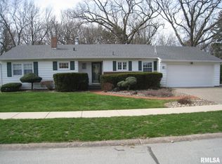 1615 40th Ave, Moline, IL 61265