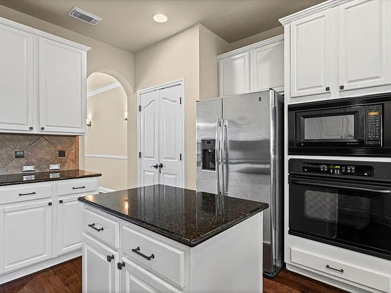 6925 Larue Belle Cv — Photo 11