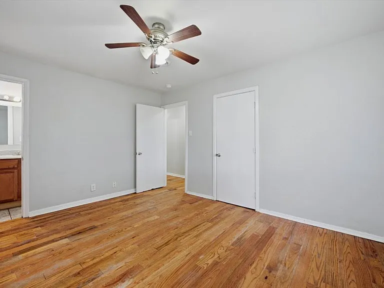 2521 N Hickory St — Photo 21