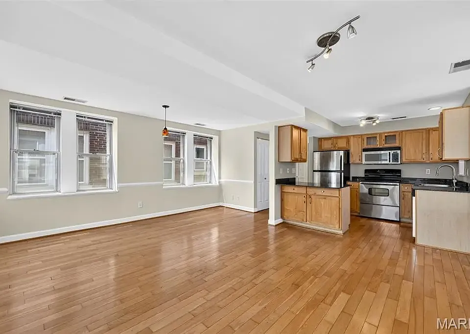 5360 Pershing Ave #6C