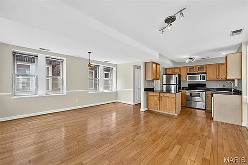 5360 Pershing Ave #6C Photo 1
