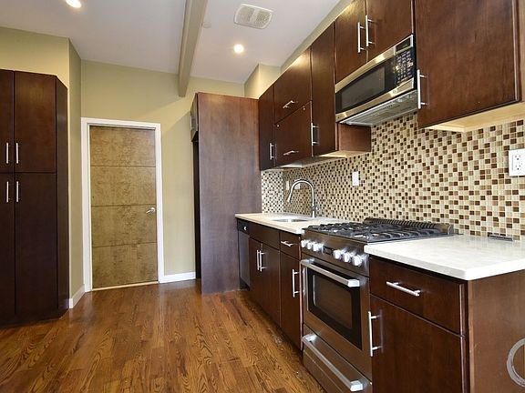 3rd image of 2586 Bedford Ave #3L