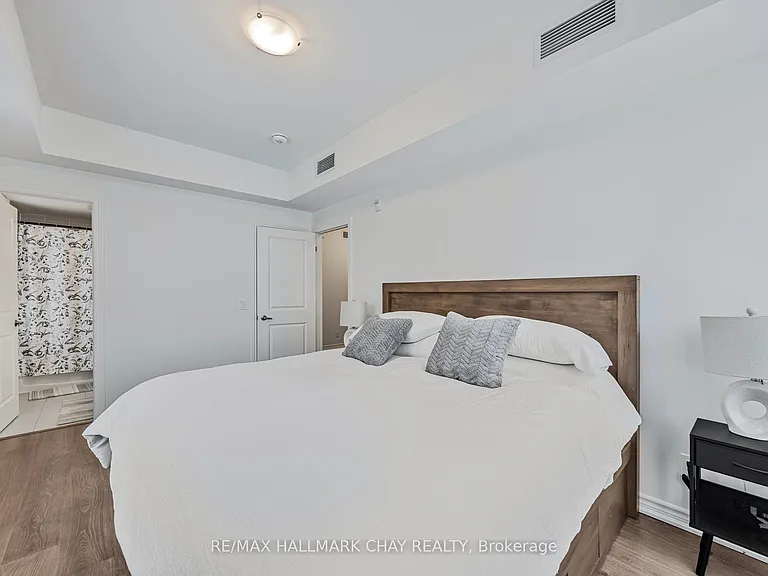 5 Spooner Cres #210 — Photo 14