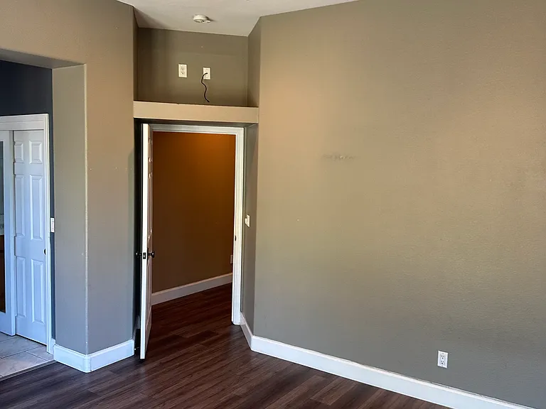 890 Victory Dr — Photo 4