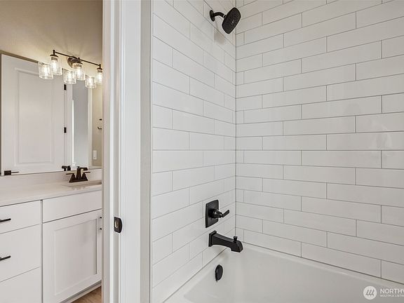 5th image of 10130 135th Avenue NE #29
