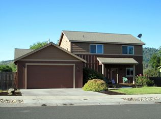 760 Hogue Dr, Klamath Falls, OR 97601