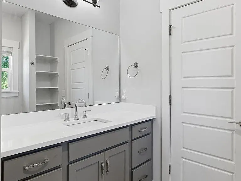 1224 Bessie Ave — Photo 20