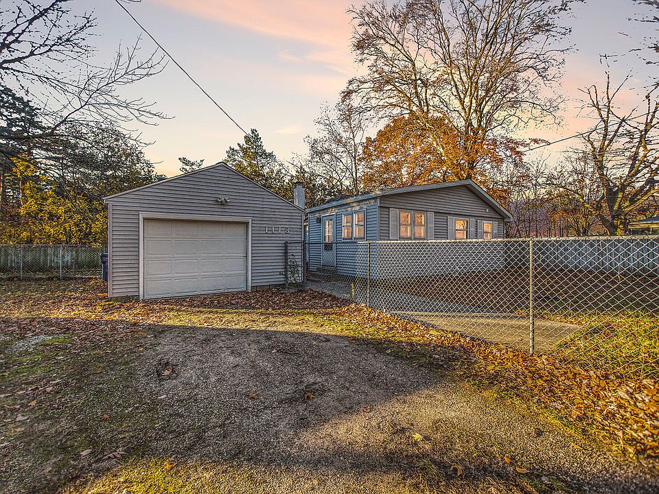 1st image of 1113 Garden Ave