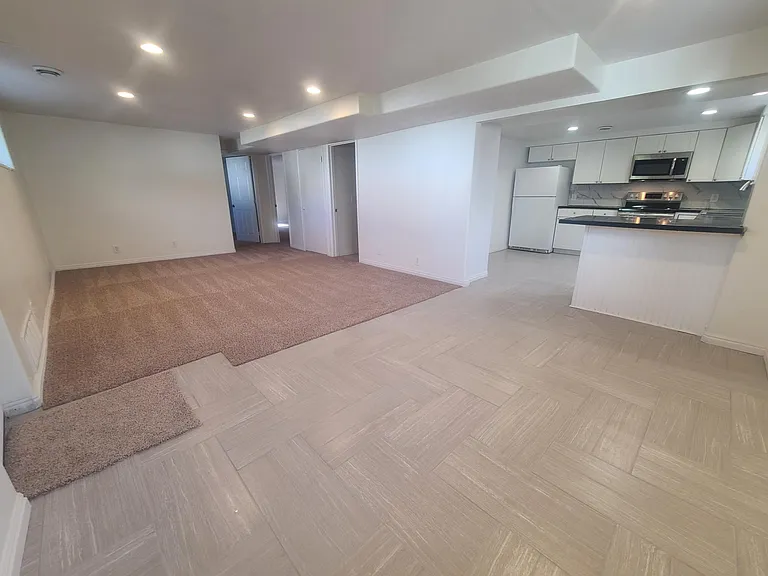 245 N 600 E #B — Photo 3