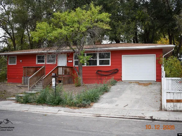 606 N 10th St E, Riverton, WY 82501