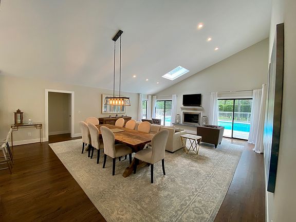 2nd image of 13 Park Cir