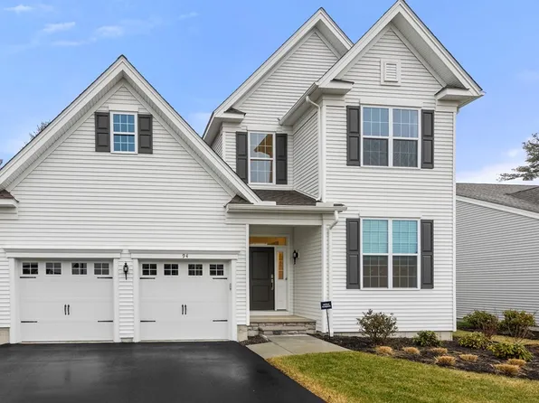 94 Glen Ellen Blvd #94, Millis, MA 02054