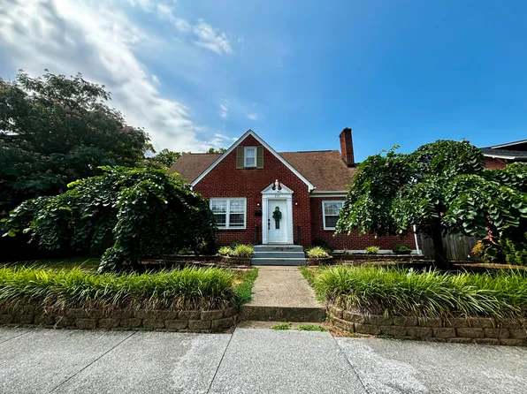 233 Cedar Ave, Vinton, VA 24179