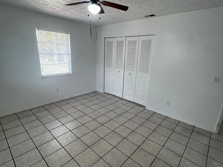 173 SE Fallon Dr — Photo 12
