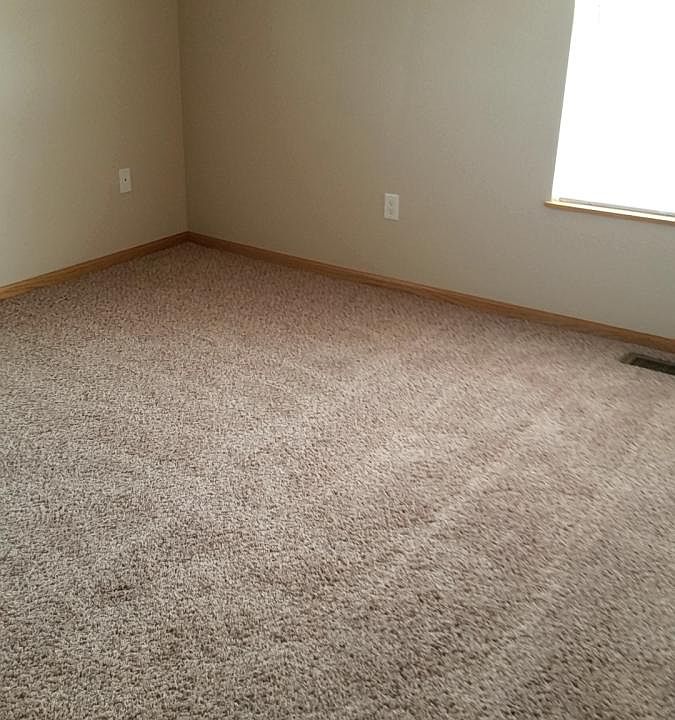 Bedroom w vaulted ceilings LG closet.