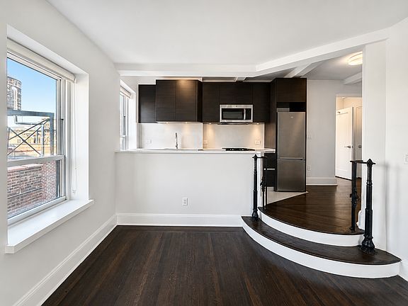 3rd image of 1080 Amsterdam Ave #12O2