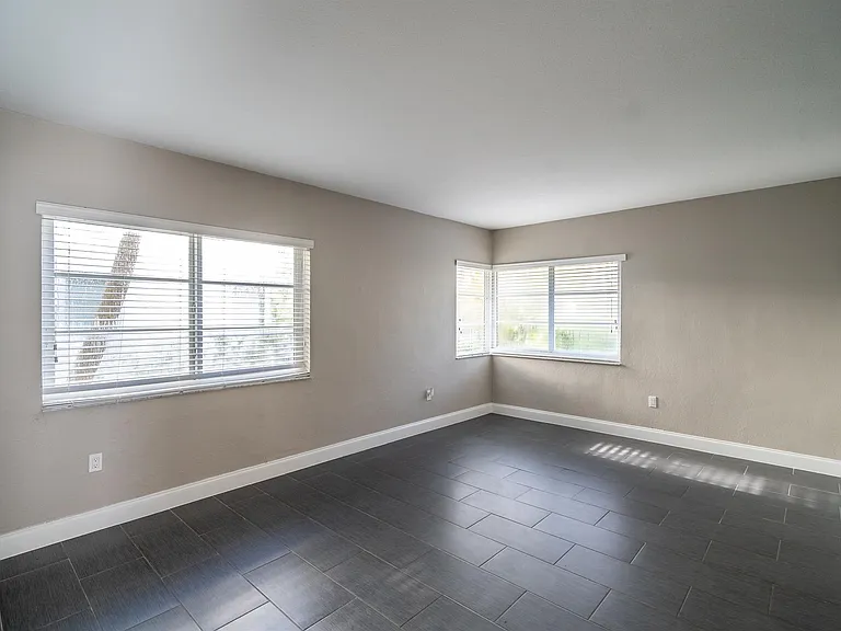 1007 Bay Dr #104 — Photo 12