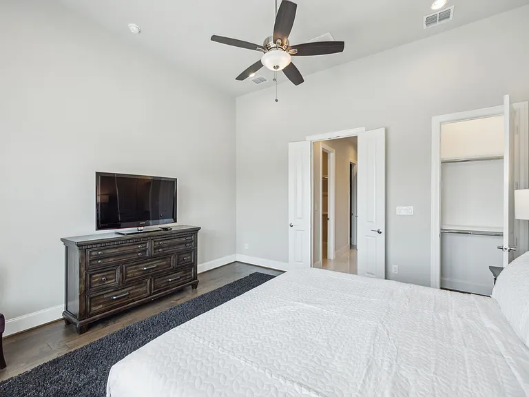 2268 Alterbrook Ln — Photo 17