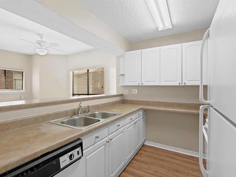 10164 Oakberry St — Photo 4
