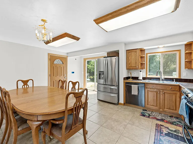 15906 E Broad Ave — Photo 7