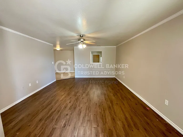 910 N Bangor Ave #B — Photo 2
