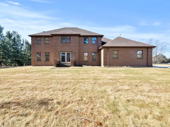 5N600 Courcival Ln, Wayne, IL 60184