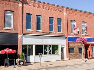 327 1/2 Main St E, Menomonie, WI 54751