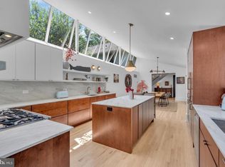 2 Puritan Ct, Princeton, NJ 08540