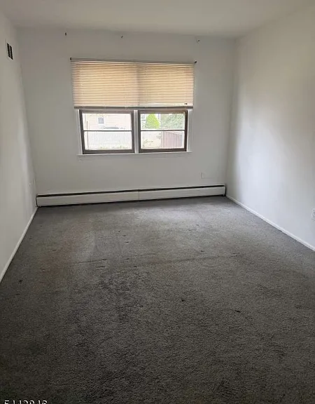 516 Jersey Ave — Photo 5
