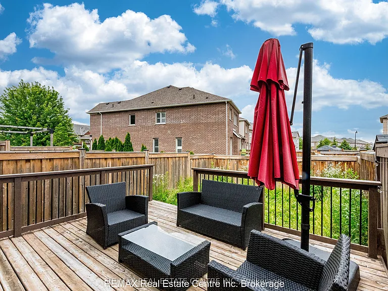 27 Lady Evelyn Cres — Photo 42