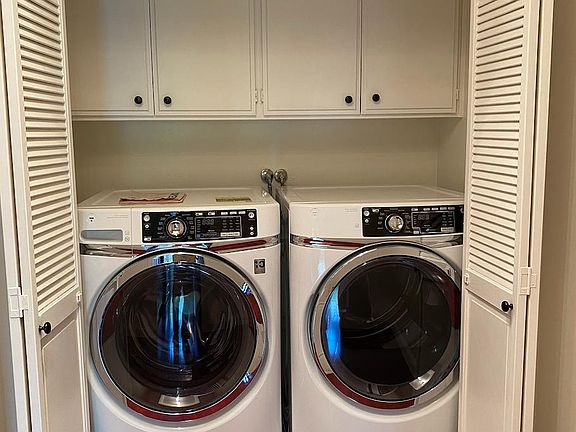 4th image of 10465 Eastborne Ave