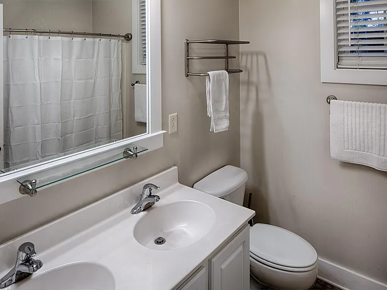 3206 Robertson Ave — Photo 20