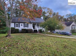 4249 Yeaton Glen Cir, Winston Salem, NC 27107
