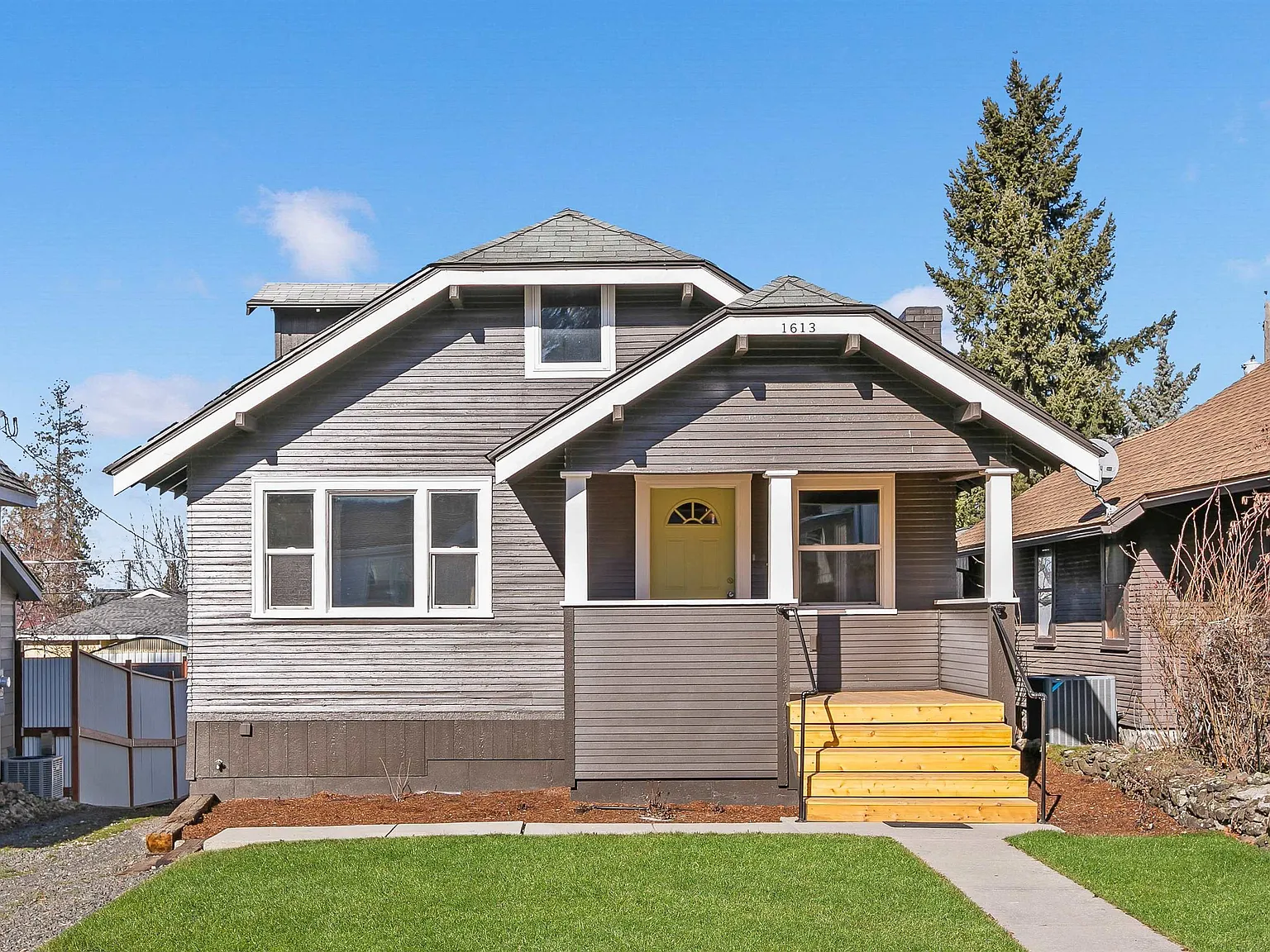1613 E 8th Ave — Photo 1